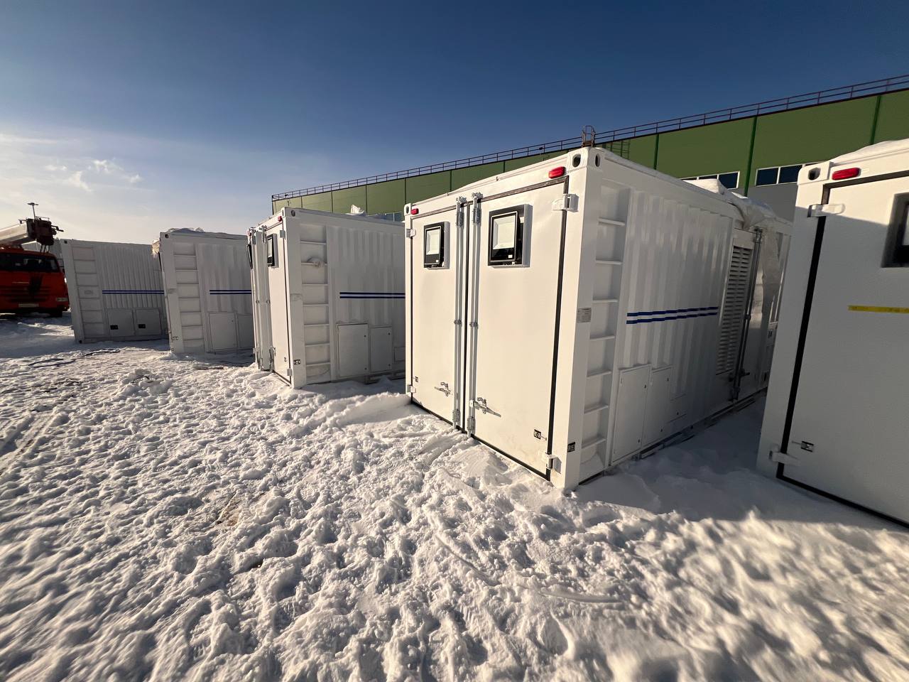 Поставка ДГУ с топливными емкостями единичной мощностью 520 кВт – 12 шт, 320 кВт – 7 шт, 200 кВт – 5 шт